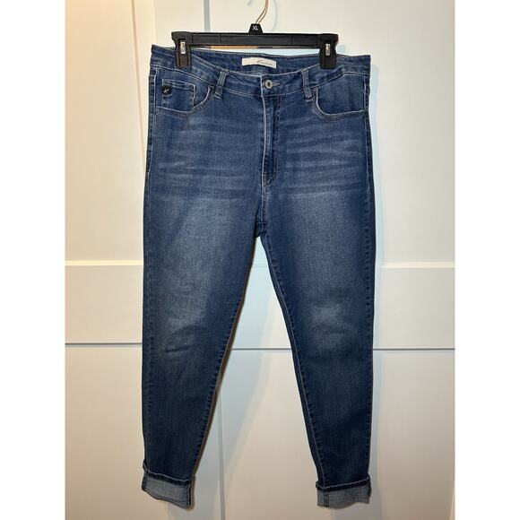 KanCan Women's Julija Essentials High Rise Super Skinny- 13/30 Stretchy - Picture 1 of 5